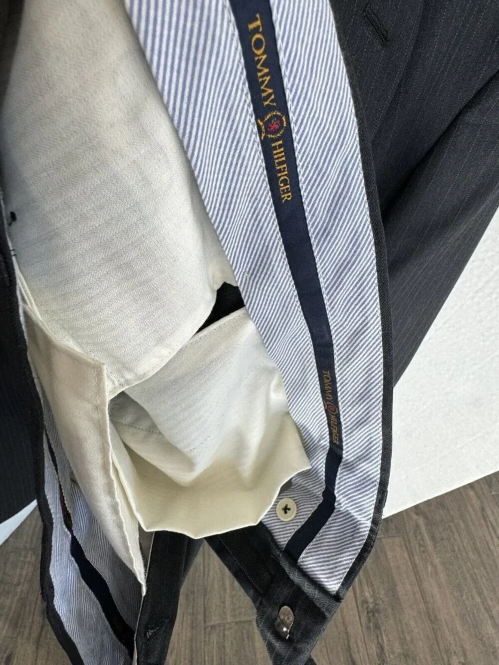 Tommy Hilfiger Mens Gray Pinstripe Wool Suit 43L W37 Colombia Business Office - Picture 8 of 11